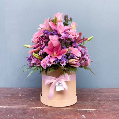 BASE BEIGE CON FLORES TONOS PASTELES